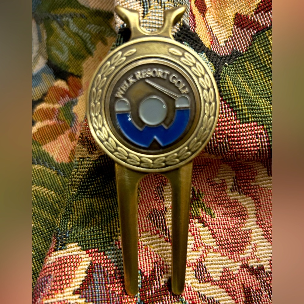 WELK RESORT GOLF Gold Divot Tool with Blue and White Emblem